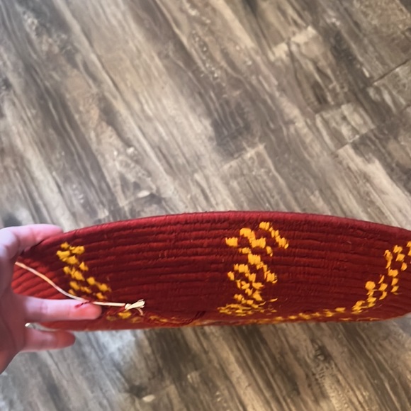 Artisan hand woven large colorful flat red/maroon and yellow basket - Picture 10 of 11